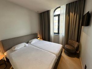 Family Room with Partial Sea View  room in Hotel Villa Select