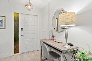 Serenity Waterfront Villa with King Suite, Private Pool, Great Lanai Enclosure and Long Water Views