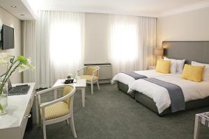 Hollow on the Square City Hotel