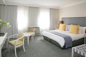 Hollow on the Square City Hotel