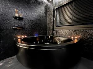 DoorMat#13 Black Mirror