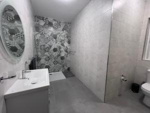 Zenia Court