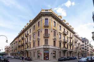 Little Oleandra - Central Turin