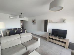 Luxury apartment in Vitismar condo view sea & pool