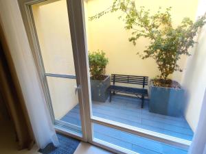 Central Studio with Private Courtyard