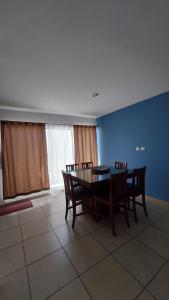 House 5 min by the beach, with wide open garage.