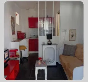 appartement cosy à 200 du tram B chambre séparée Petite véranda lumineuse donnant sur jardinet - 佩萨克