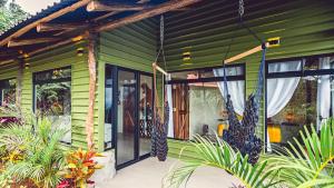 Cabañas Caeli, El Toucan, Peaceful Rainforest Retreat with Stunning Views