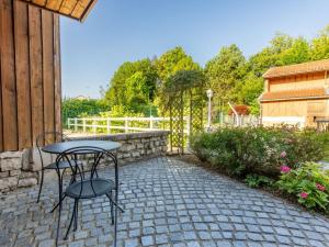 Maisons de vacances Gite Louvemont, 9 pieces, 15 personnes - FR-1-611-69 : photos des chambres