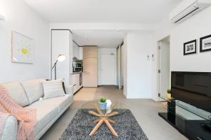 Complete Host Leopold Apartments