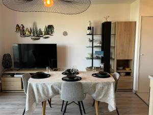 Charmant 2P avec balcon, proche plage et centre | Parking | Wifi | 4 pers | Cabourg - FR-1-487-365