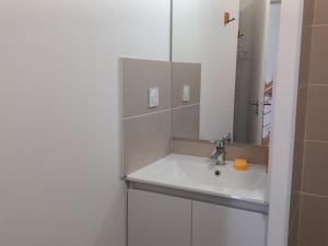 Maison neuve 2024, décor moderne, proche plage, vélos gratuits, animaux admis - FR-1-323-531