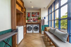 Ashley Tugu Tani Menteng