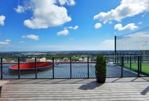 Walk to Central Market Parking GYM&POOL City View