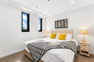 Cosy 2BR CBD Apt Free Wi-Fi & Swimming pool