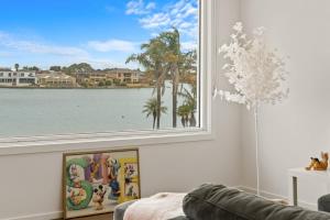 Amazing Lake View family-friendly Holiday Home