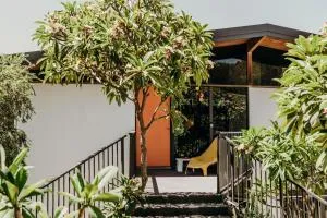 The Sundowner, 25 Lentara St - luxury pet friendly retreat with pool - Fingal Bay