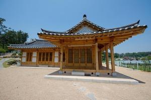 Daebudo Paper Museum Hanok Pension
