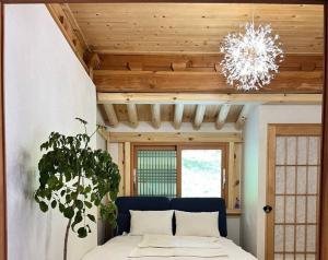 Wanju Hanok Pension Hyurim