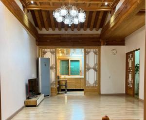 Wanju Hanok Pension Hyurim