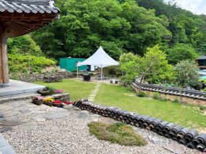 Wanju Hanok Pension Hyurim