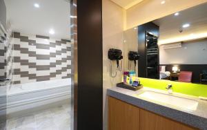 Gimpo Drive-in Hotel Laboum