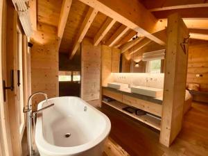 Chalet VG stunning view, Sauna & Jacuzzi by Jolidi