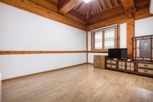 Gongju Haru Hanok Pension