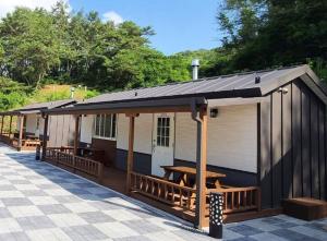 Yeongwol Taehwasan Village Experience Pension
