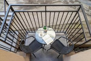 Comfortable and Elegant Studio with Balcony for 4 People in Cracow by Renters