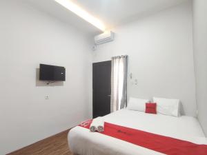 RedDoorz near Graha Saba Buana 2 - Ubytování bez kategorie ve městě Solo