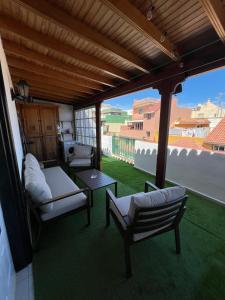 Retro Vintage Toscal Bus stop 5p