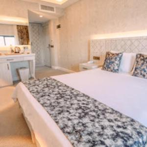 PLATINUM OTEL&RESTAURANT