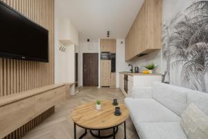 Elegant Mokotów Studio with Balcony and Parking by Renters