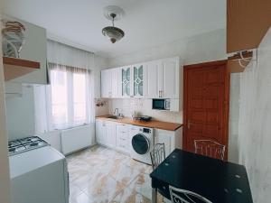 Comfort stay for 5 persons-Wooden living room