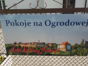 Motel Królowej Jadwigi Alicja Szymańska-Pokoje na Ogrodowej