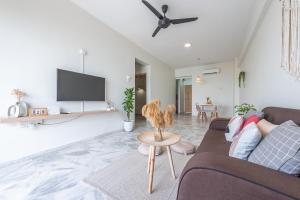 PortDickson Minimalist Seaview Home 10Pax3BR 1MinToBeach