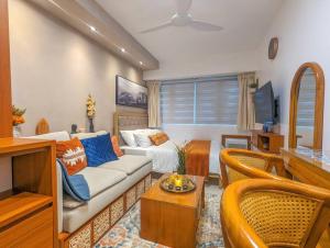 Bright & Stylish Studio Condo in Commonwealth, UP Diliman