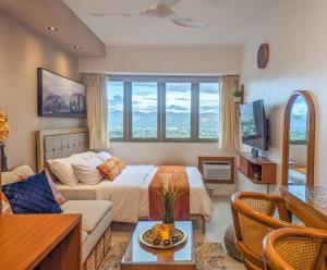 Bright & Stylish Studio Condo in Commonwealth, UP Diliman