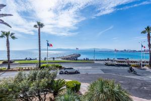 Appartement les pieds dans leau pour 6 personnes à Saint-Raphaël