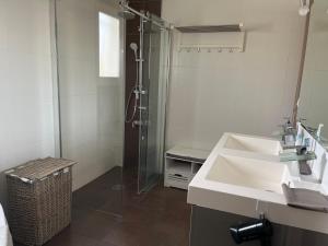 Villas Villa de standing avec piscine dans le Var, a 10km des plages : photos des chambres