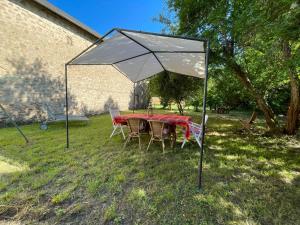 Appartements La Maison du bonheur - Gite RULINA - Corancy : photos des chambres
