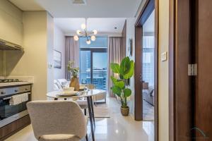 Exclusive Rate 1BR with Partial Burj Khalifa Views by Deluxe Holiday Homes