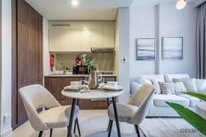 Exclusive Rate 1BR with Partial Burj Khalifa Views by Deluxe Holiday Homes