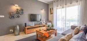 #093 Vista das Ondas by Home Holidays