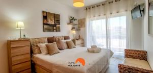 #093 Vista das Ondas by Home Holidays