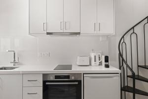 Phaedrus Living: Alkminis Seaside Suites Praia