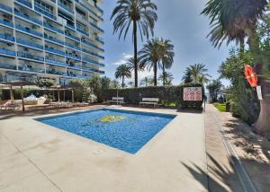 SKOL 335. Fantastic Beachfront Apartment Facing South.