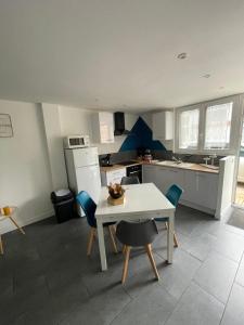 maison de ville en centre ville cany-barville