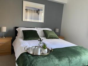 London Bridge Flat with Fast WiFi Ideal for Longer Stays Near Guys Hospital